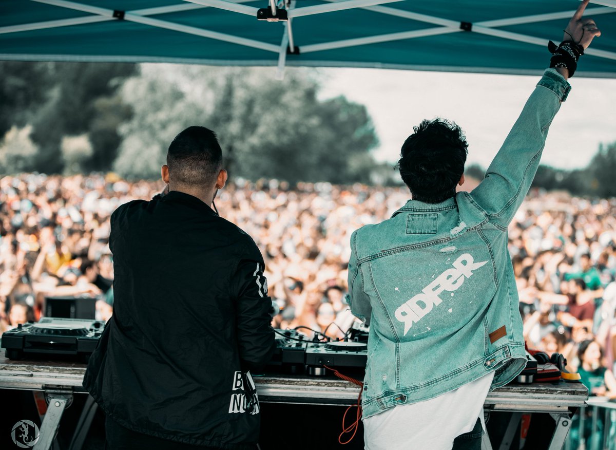 Ganas de bailar con la familia y amigos!
Aquí mano a mano con <a href="/Rumblebeats/">RumbleBeats</a>

Foto. <a href="/lagartitoooo/">Lαgαятιтσ</a>