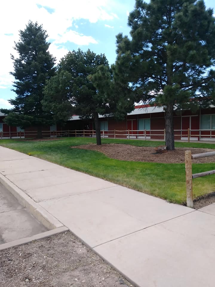 MannLancers's tweet photo. Our Mann maintenance team is the best! Our school looks amazing! We appreciate you all!!! Mark, Justin, John, Emory, and Aaron! #Weared11 #Mannpride #cleanschools https://t.co/gZmNHuLBfA