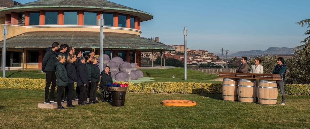 Esta noche a las 10, <a href="/MasterChef_es/">MasterChef</a> llega a La Rioja y cocina nuestra gastronomía ¡No te lo pierdas! <a href="/lariojaturismo/">La Rioja Turismo</a>

rioja2.com/n-142454-2-las…