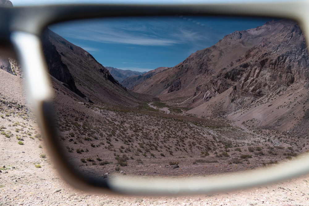 outdoorprolink's tweet photo. Sunglasses that work with you as you climb to 22,841 feet. 

#OutdoorProlink Pro Sam Chaneles tested the @nativeyewear Raghorn on Aconcagua, the tallest mountain outside of the Himalayas. Full review on the blog! #dirtbagdreams
https://t.co/BMH3um13qZ https://t.co/tJjxvfuQXb
