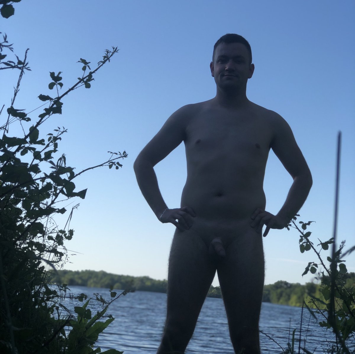 Kpixm19's tweet photo. Enfin on peut ressortir 😍😍#exhib #publicnudity https://t.co/cqfNZlGpto
