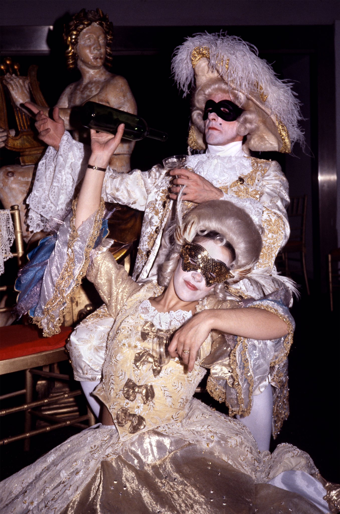 𝒦 on Twitter: "Karl Lagerfeld's Versailles party at Studio 54, 1979  https://t.co/IB380QzpDJ" / Twitter