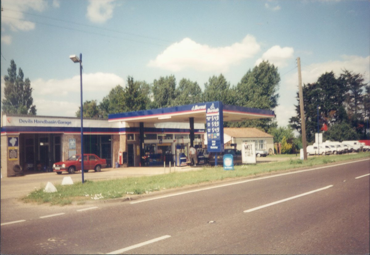 Day 148 of  #petrolstationsBurmah, Devil's Handbasin Garage, Brome, Suffolk 1995  https://www.flickr.com/photos/danlockton/16070788397/  https://www.flickr.com/photos/danlockton/16070792527/I feel like John Peel discovered Devil's Handbasin around 1977—somewhere between prog and punk.Burmah's (founded 1886) final logo—a Burmese chinthe