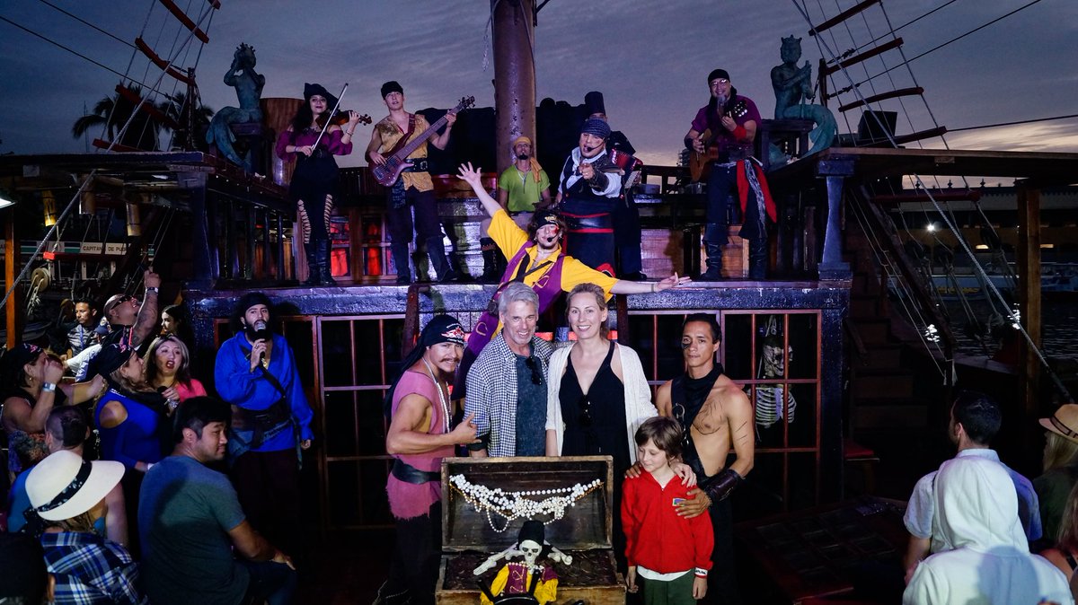 Ahorra dinero, reserva en nuestro sitio web al mejor precio y pasa un increíble tiempo en el Marigalante. 🔥 Hasta 60% de Descuento. 🔥 Reserva ahora y festeja después. 💰 ¡Ahooooy!

#SanaDistancia #PuertoVallarta #NosVemosPronto

⚓️ barcopiratavallarta.com ⚓️ #PirateShipVallarta