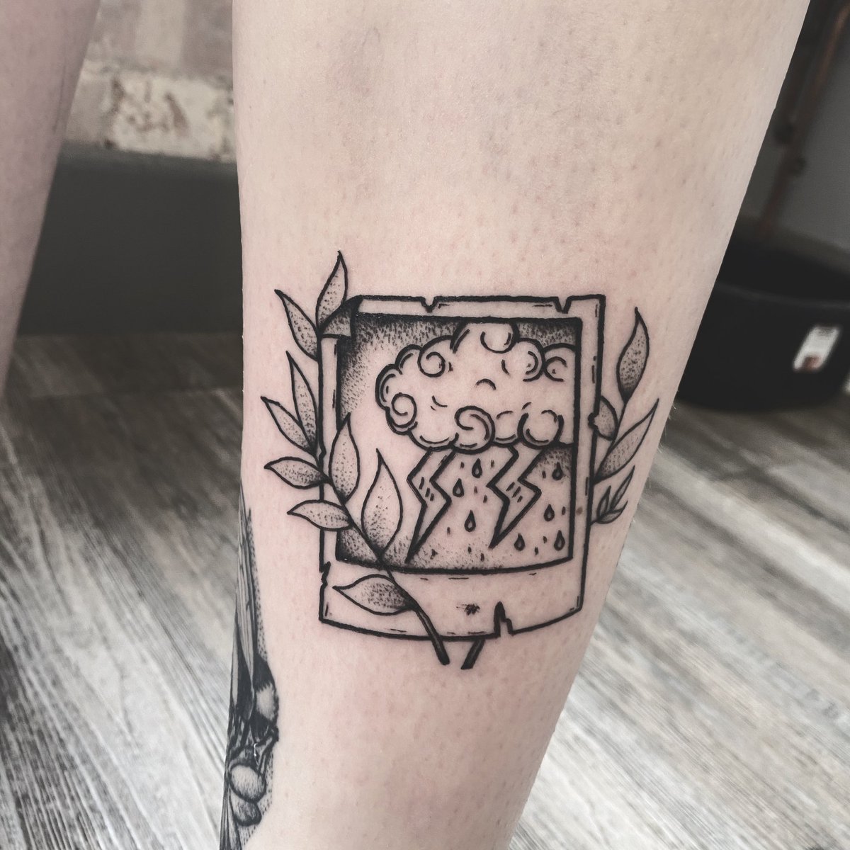 nancyctattoos's tweet photo. Obviously I haven’t posted any tattoos recently but I’d love to draw in some new clients for when lockdown is over 🥺

I’m Nancy, 19, kettering based and I love producing black work tattoos but also anything floral! 

Please RT it’d help a lot 💖 https://t.co/Bgz77VA6qR