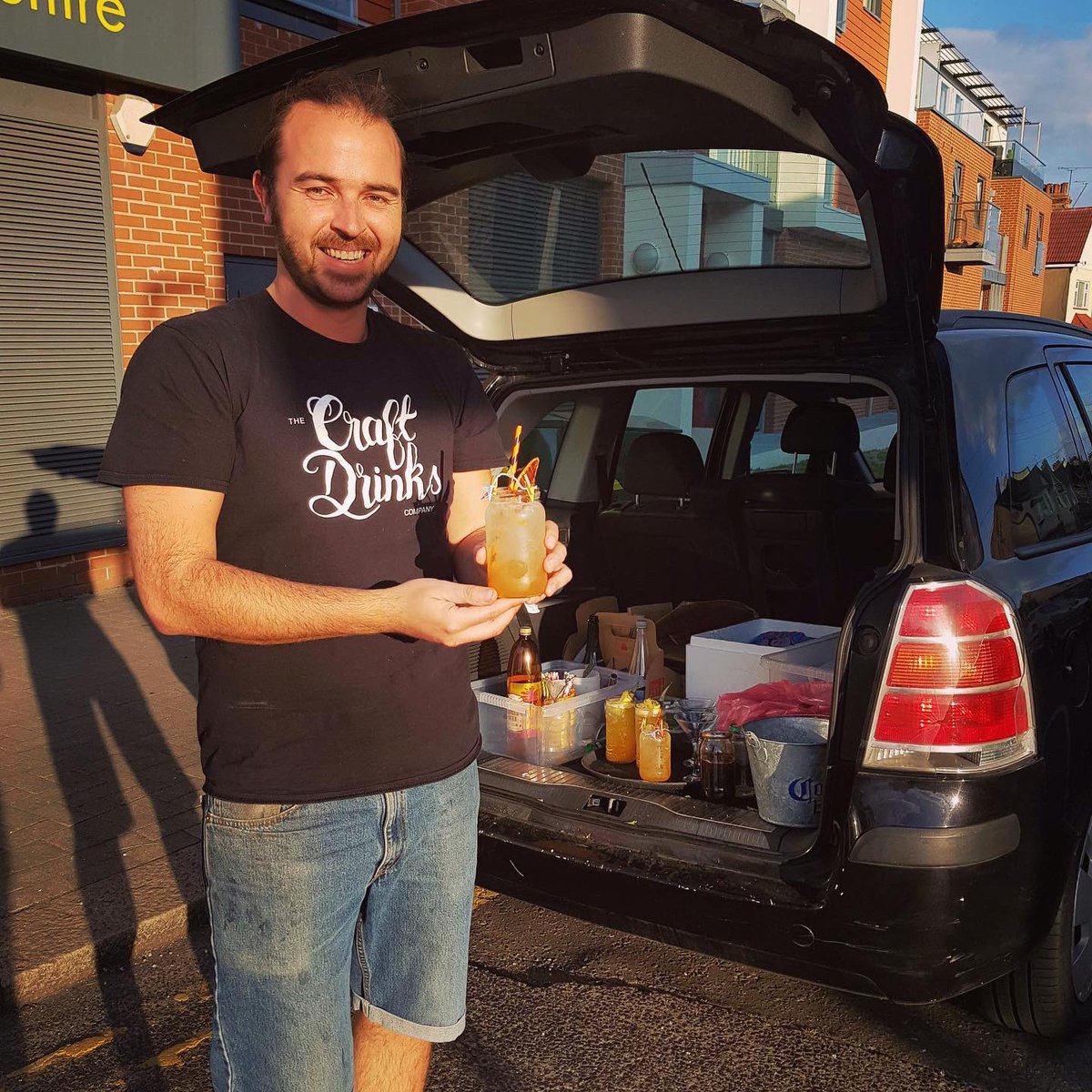 craftdrinks's tweet photo. Another #SaturdayNight bringing the bar to your doorstep! Thanks to everyone who ordered! Follow us on Instagram for updates on our next #CocktailDelivery nights! 🚗🍹🎉 #Leighonsea #essex https://t.co/l6BPIqpoJ5