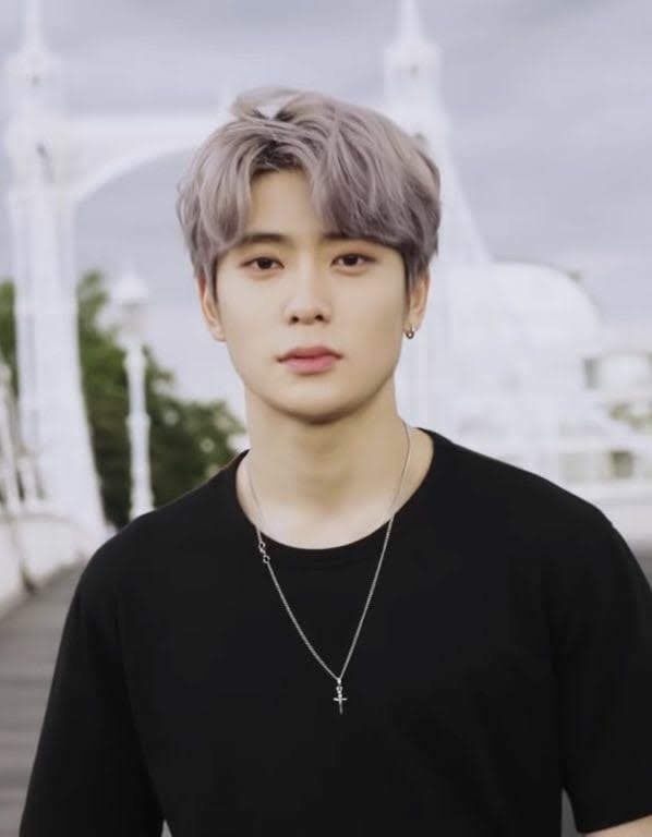 LockNCT tweet picture