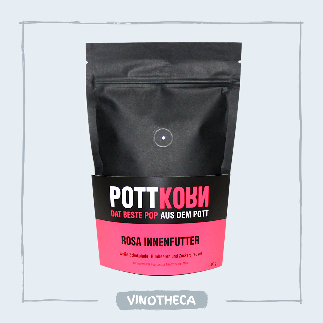 VINOTHECAcom's tweet photo. Schlichtes Popcorn mit Zucker war gestern. Heute setzen wir auf das Besondere und Einzigartige. Und in diese Sparte passt das Popcorn mit weißer Schokolade, Himbeeren und Zuckerstreuseln perfekt. 🍿

➡️ Das #Popcorn findet ihr bei uns: https://t.co/MB4Fa3PXQL https://t.co/fvAMSQ7VAR
