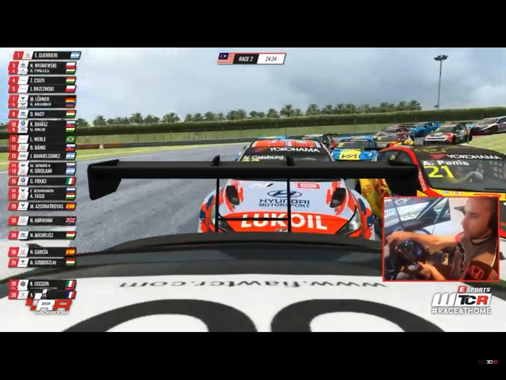 Corazondef1's tweet photo. #CF1Virtual 
#WTCReSports 

Largada carrera 2 en Sepang 
Grilla invertida . @eguerrieriok en Pole y así aguanta a la jauría de Sim Racer 
@bebugirolami P13 
#JMLopez P18 https://t.co/63r41lr7sA