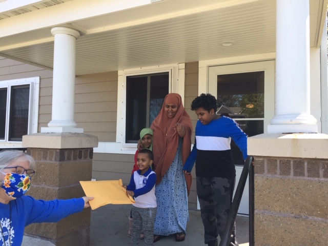 ECFE_SPPS's tweet image. Literacy at Home!  ECFE in St. Paul is delivering packets with books and learning materials all over the district.  We LOVE our families.  #ECFElifeline #mnleg