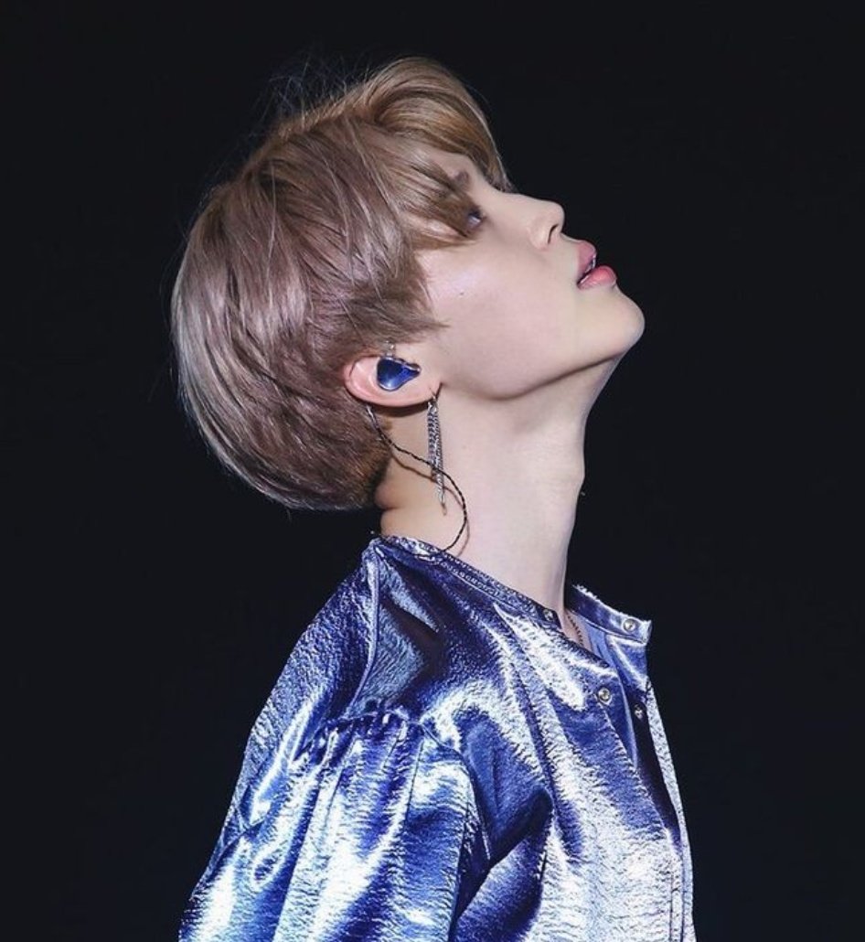 Jimin& #39;s perfect jawline and neck appreciation ♡ - A thread..