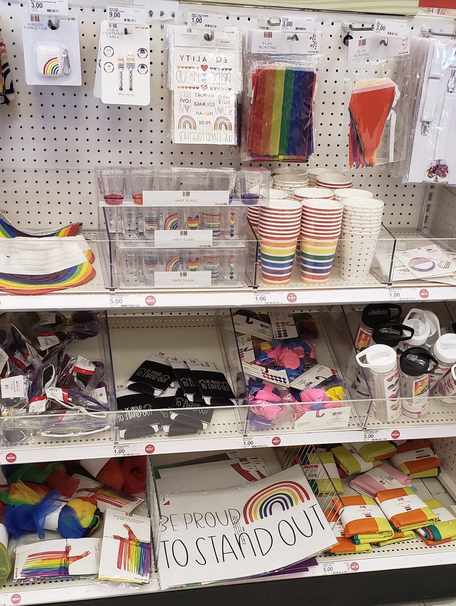 waxxon08's tweet photo. OMG
#target #targetfun #t2320 #targetpride #gavelore https://t.co/nJBpDmHgz5