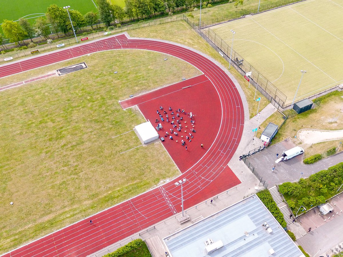 Blije gezichten tijdens Corona-proof repeteren door Jong <a href="/DVSkatwijk/">DVS Katwijk</a>   korpsmuziek.nl/blije-gezichte…  #korpsmuziek