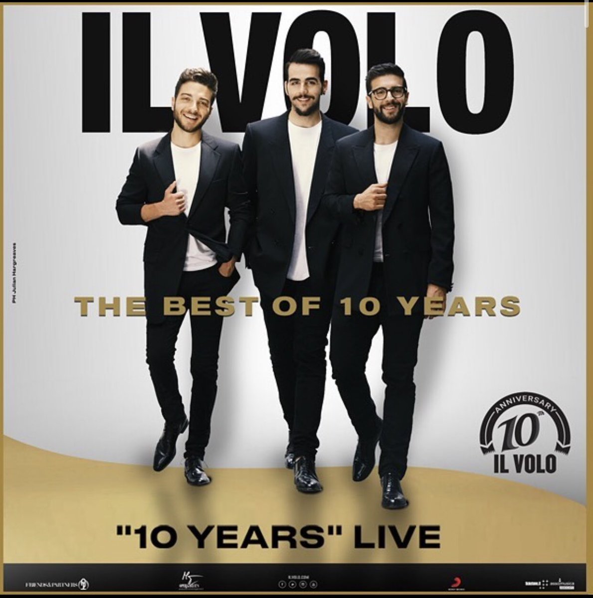 Ci avete chiesto in tanti informazioni sul nostro tour e vi ringraziamo sempre per tutto l’affetto che ci dimostrate ogni giorno. Oggi possiamo dirvi che le date del “10 Years Live” verranno comunicate quanto prima e comunque non oltre il 31 Luglio 2020 >> instagram.com/p/CAVuq31BAiA/…
