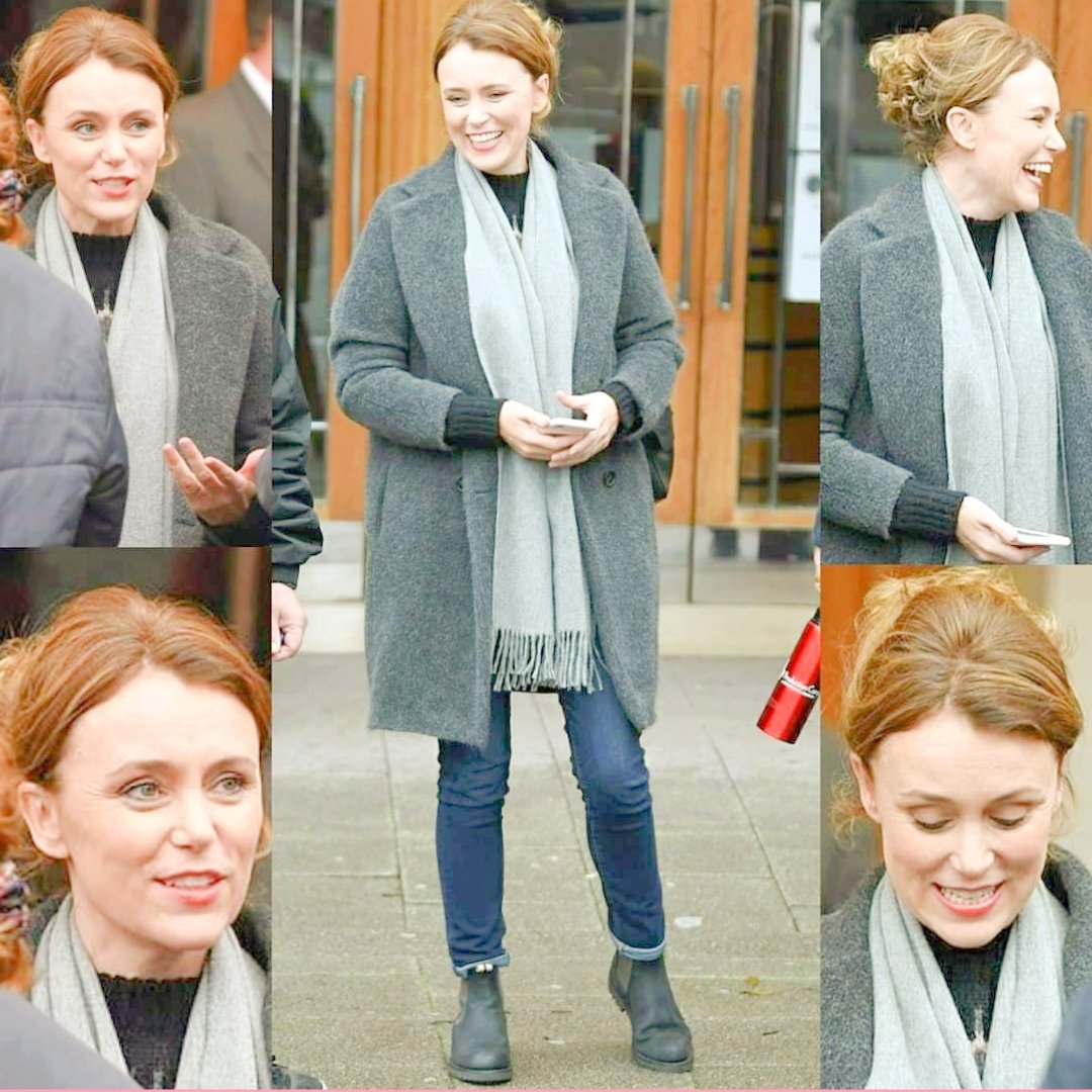 MariaSa21016180's tweet image. @keeleuHaweslove. Que tengan un lindo dia. Miss Keeley Hawes es Valerie Trozer en Chicos de Red production y Estudio Canal. Te amo chica . #keeleyHawrslove #Redproduction #Estudiocanal.🧡🌼🌼🌼🍃🌼🍃🌼🍃🌼🍃🌼🍃