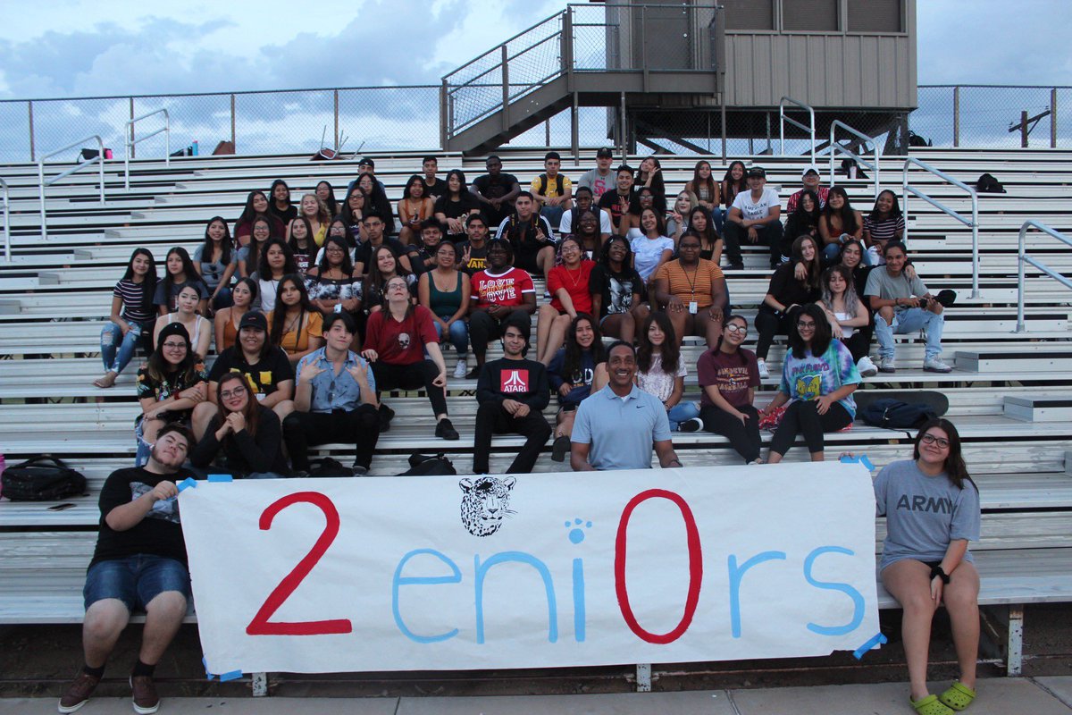 Wyandotte_High's tweet photo. Jaguar Seniors...Your work and efforts during the COVID-19 era has not gone unnoticed. THANK YOU π for all that you have done. I am proud of you, your teachers are proud of you, your parents and community are proud of you. See you Thursday 5/21 #JagGrad2020 #SeniorSunrise2020 https://t.co/mPwHlSQAUz