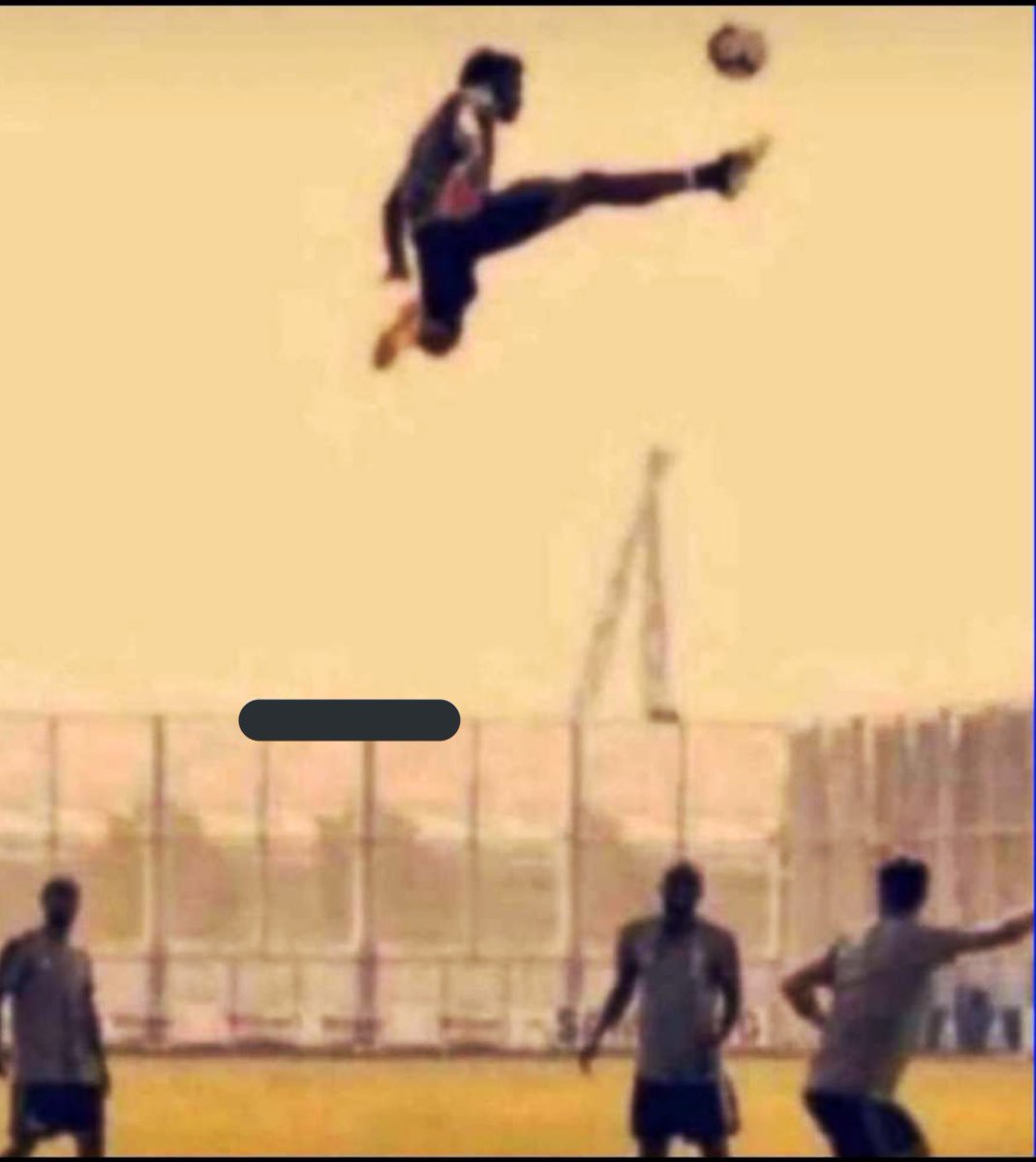 #فريق_البنات #ابو_قحطَ 
شكلي وانا متحمس بين العيال مع ابو قحط :