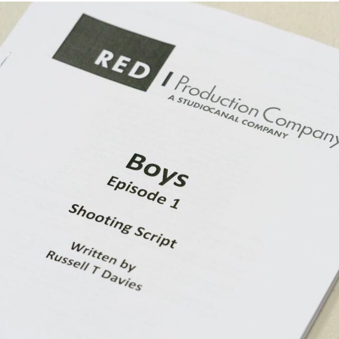 MariaSa21016180's tweet image. @keeleuHaweslove. Que tengan un lindo dia. Miss Keeley Hawes es Valerie Trozer en Chicos de Red production y Estudio Canal. Te amo chica . #keeleyHawrslove #Redproduction #Estudiocanal.🧡🌼🌼🌼🍃🌼🍃🌼🍃🌼🍃🌼🍃