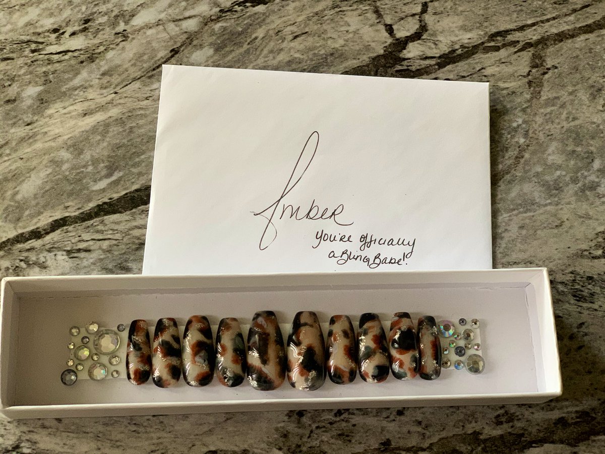 OHAMBAMM's tweet photo. I’m officially a #BlingBabe thank you @stillT0XIC. ❤️

#BlingBabe #ApplyPressure #PressOnNails #TheBlingAddict https://t.co/vOHjzH7J1q