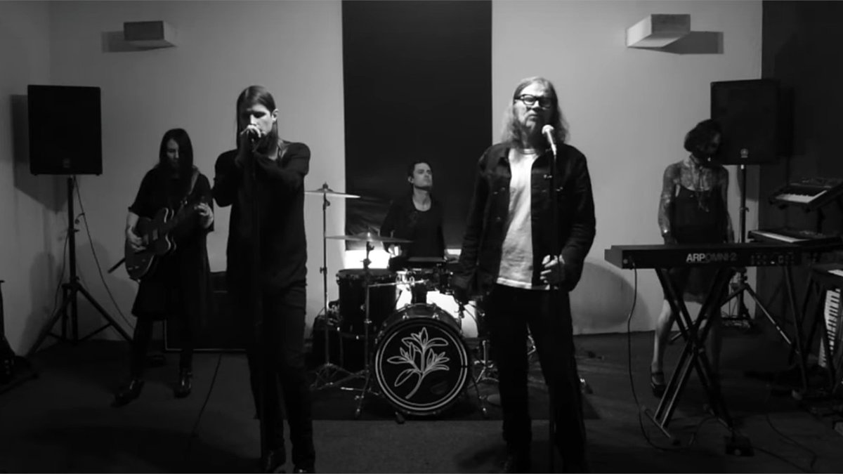 revolvermag tweet media