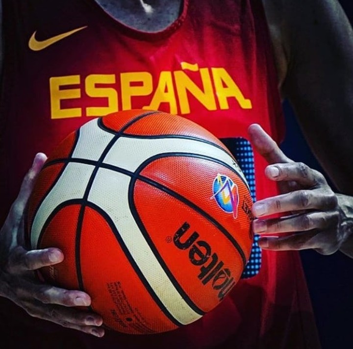 Bienvenid@s a la cuenta de BaloncestoEsp_Fem. 
Cuenta de apoyo a la Selección Española y Liga de Baloncesto, sobretodo Femenino. 🏀🇪🇸⛹️‍♀️