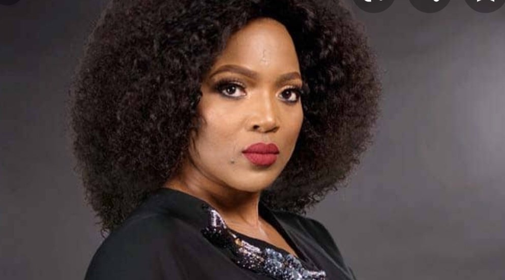 Jabu_Macdonald's tweet photo. #TheQueenMzansi remember when yall  got annoyed  by zodwa now its buntu 🤣🤣🤣 https://t.co/FASvT4xAD6