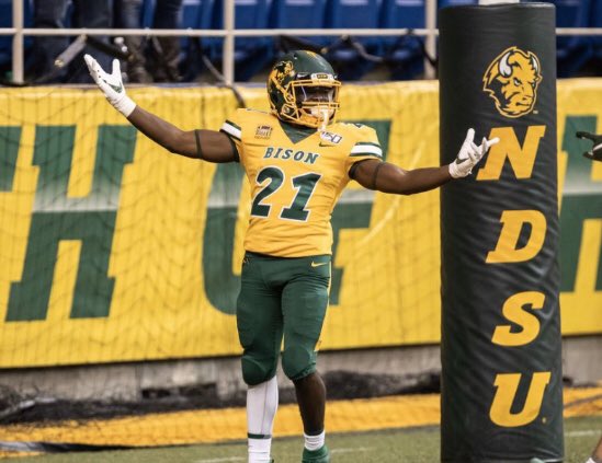 dd_snyder's tweet photo. Blessed To Receive an Offer From North Dakota State University🟢🟡 #GoBison @TC_Football @JerisMcIntyre @PLAYINGTOWINIT   @Coach_Entz @JalenBussey @BigCountyPreps1 @BlairRIVALS @TBTurner813 @ErikRichardsUSA @SWiltfong247 https://t.co/aUQPAf30bC