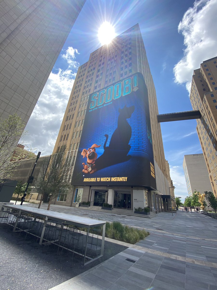 ThomasDemitrius's tweet photo. Great shots down at the #ATTDiscoveryDistrict of the #ATTExperienceStore’s media wall @Pascahl1 - can’t wait for the launch of @ATT @HBOMax #SCOOB #TNT #Snowpiercer @LifeAtATT @NTX_Market What show are you excited most for? https://t.co/8sQyZKZSSj