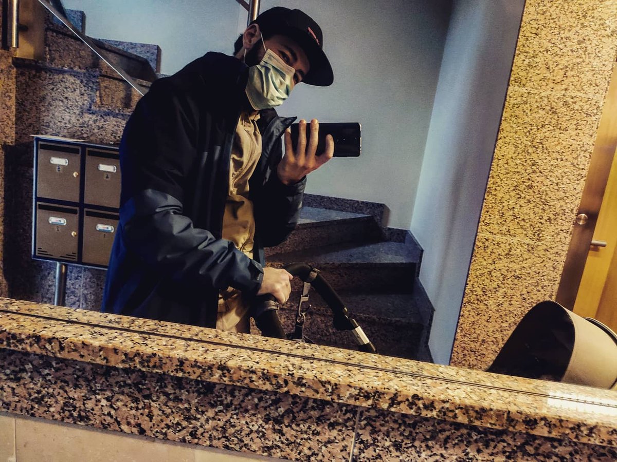 VictorTasende's tweet photo. Tras más de 60 días, ambos hemos salido a la calle, Lukita no había bajado nada, y yo solo para trabajar. No ha sido mucho tiempo, pero los cambios todos han sido evidentes, primero hemos tenido que ajustar la silla de paseo y la del coche, finalmente hemos respirado. https://t.co/sP5lpaD2nn