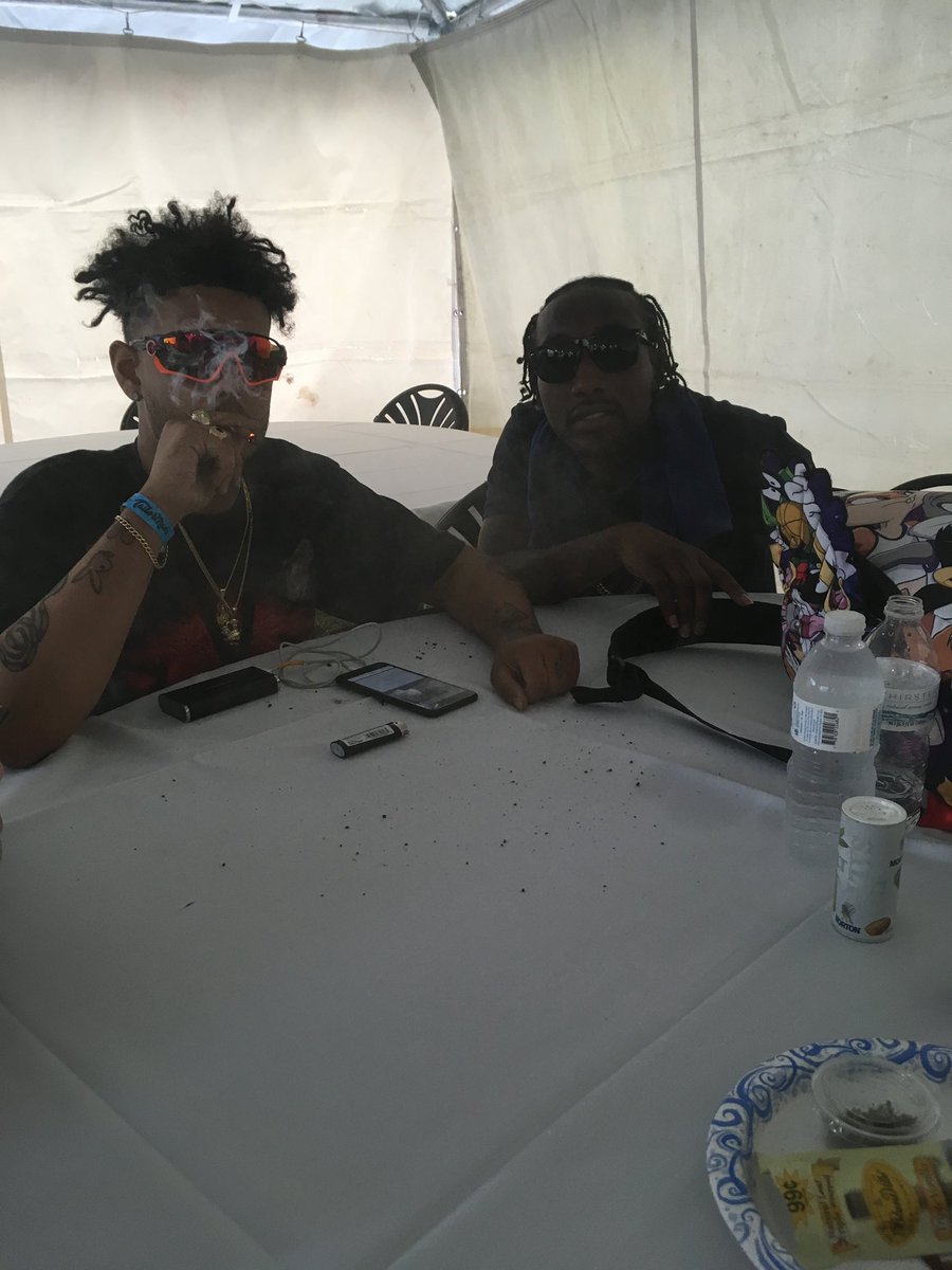 DoloChosen1ss's tweet image. 🎊 Happy 🎈 birthday 👿 #Demon @smokepurpp 💨🍇 #Esketit 😈 #BlessYoTrap 🙏🏿🏚#TailorMadeMusicFestival 🎶🎊🎡 #Highestintheroom 😤