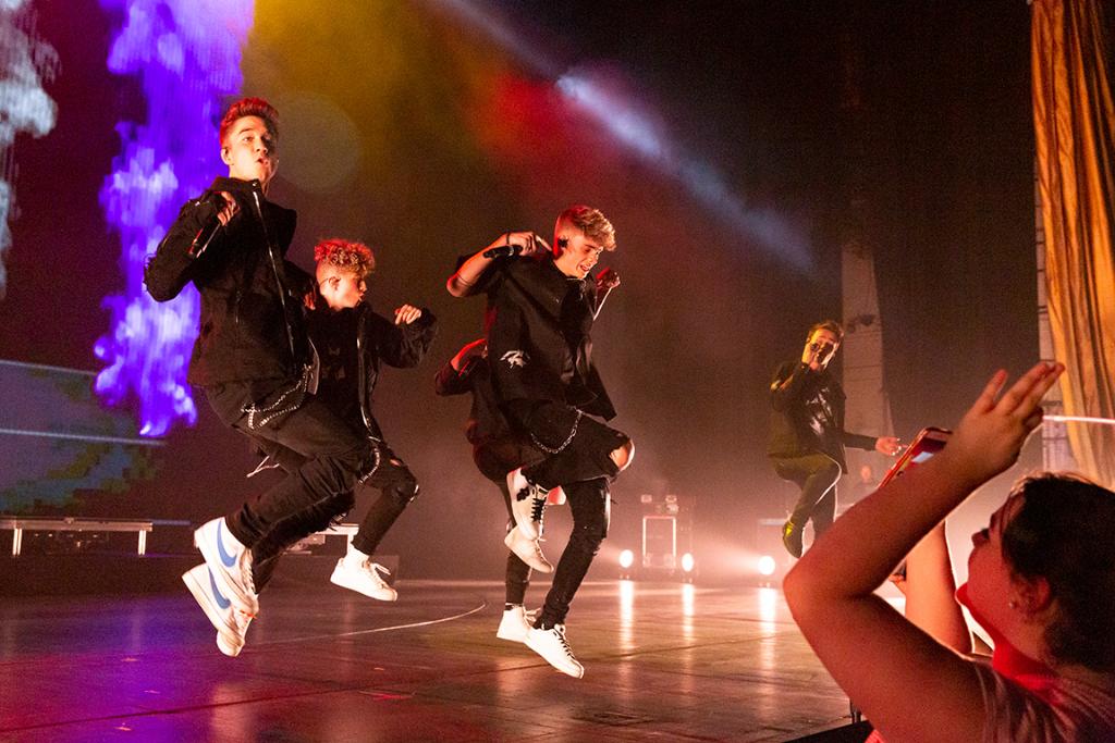 RadioCity's tweet photo. Calling all @whydontwemusic fans: we want to see your favorite memories from the #8LettersTour at The Hall! Dig back through that camera roll and show us what you've got 👇 https://t.co/O1f0csRu2m