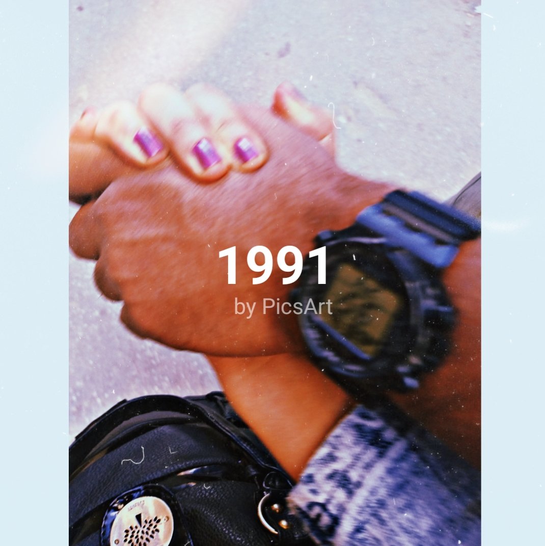 _هو فعلا يستاهل زعليي عليه لما يغيب وفرحتي بيه لما يرجعع هو يستاهل كل حاجه حلوه مني.🌍🧿💙💋_