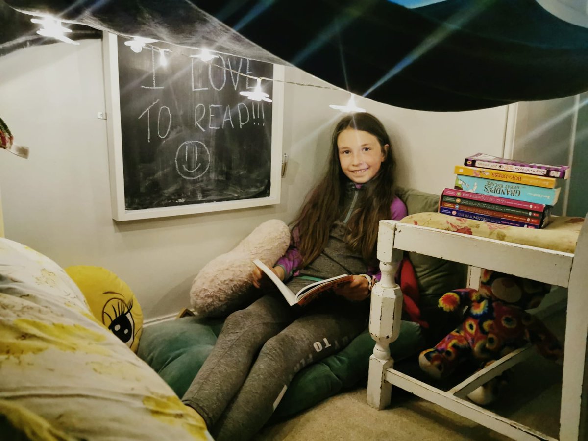 Emily snuggling down to one of her favourite books for the <a href="/vincent_girls/">St Vincent de Paul Girls' School Marino</a> #principleschallenge 

cc <a href="/davidwalliams/">David Walliams HQ</a>