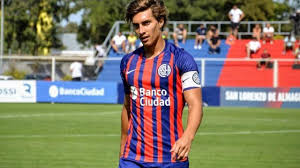 Hace cerca de un mes conté que había un acuerdo total con @Fede_gattoni (ole.com.ar/san-lorenzo/ga…) para renovar con #SanLorenzo hasta junio 23. Recién acaba de llegar al club los últimos papeles firmados y ya es oficial su nuevo vínculo.