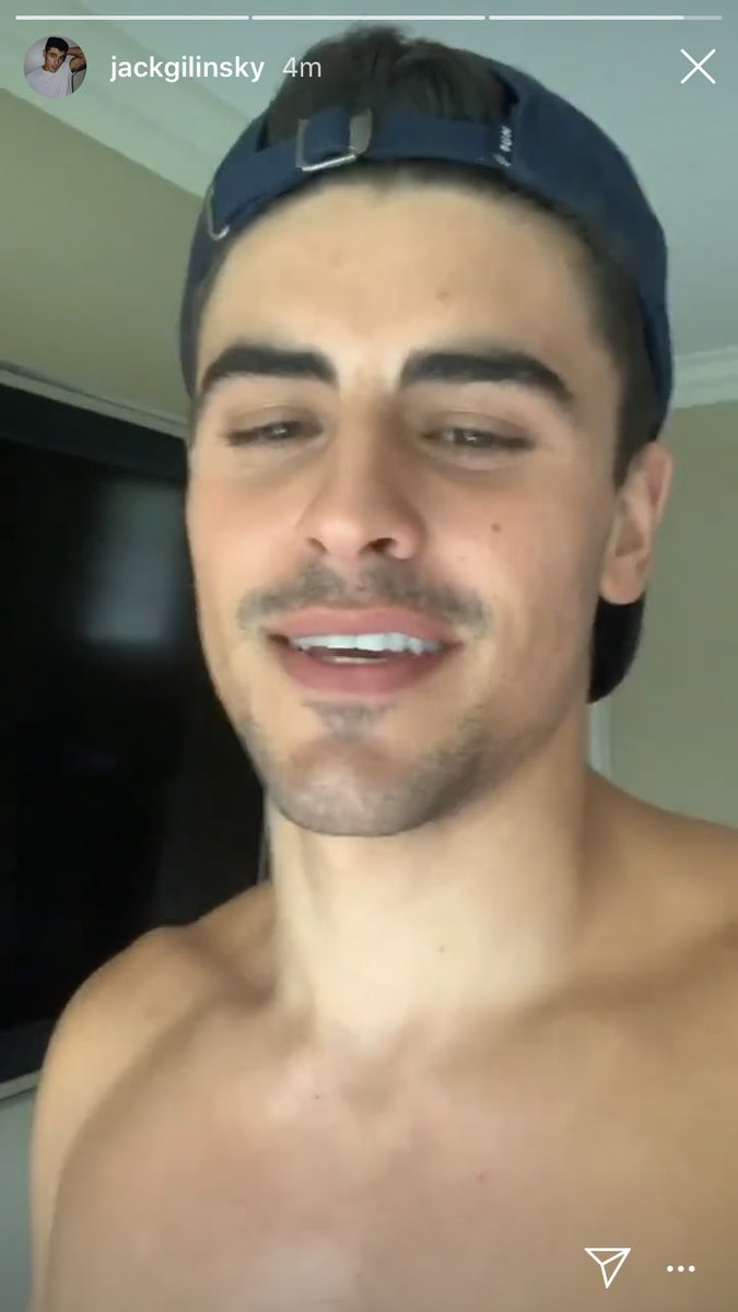 cozygilinsky's tweet photo. mans doesn’t even have to try like imagine being this fine??? https://t.co/uhlgUQ9e2c