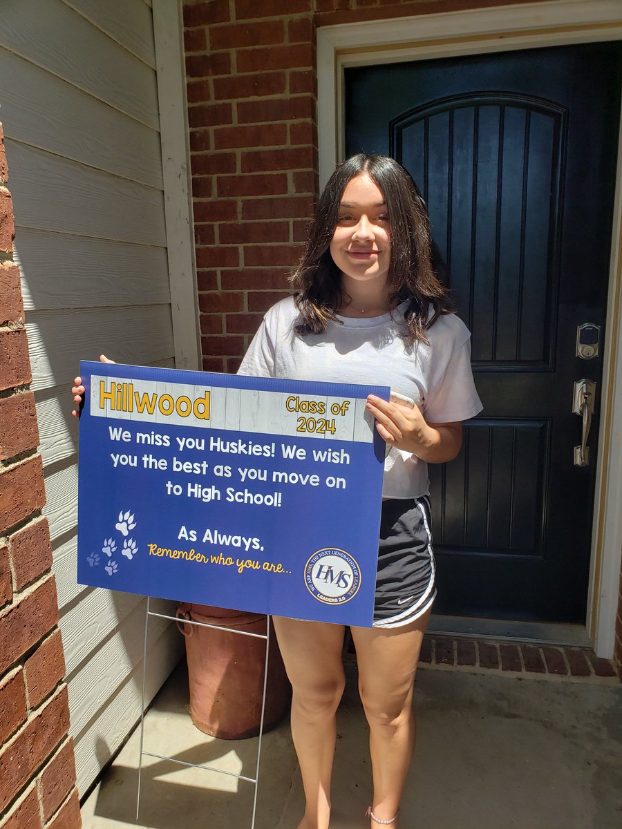 slgeorge86's tweet photo. Congrats girl! So proud of you! #HMSCLASSOF2024 @HillwoodMS https://t.co/oO11iDTPQF
