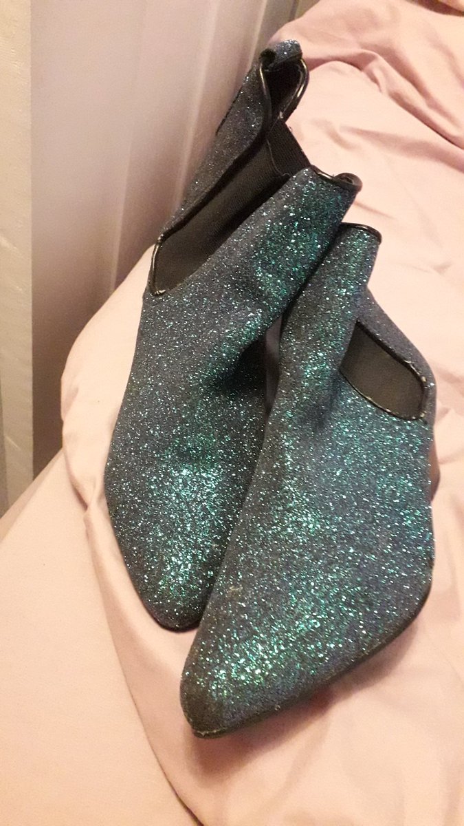 NicStarkie710's tweet photo. #GetCreative @octagontheatre These boots were meant to be worn at a wedding but they never made it😩
They did dance the night away in PopWorld though! #dancingboots 👢💃😊 https://t.co/Av4UsIVfGm