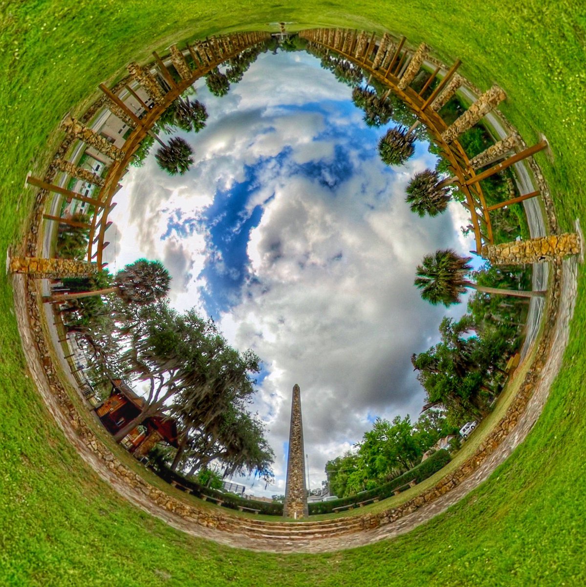 UnderSiege360's tweet photo. Ravines Gardens State Park
#360photo #tinyplanet #invertedtinyplanet https://t.co/2EK1xJLxPG