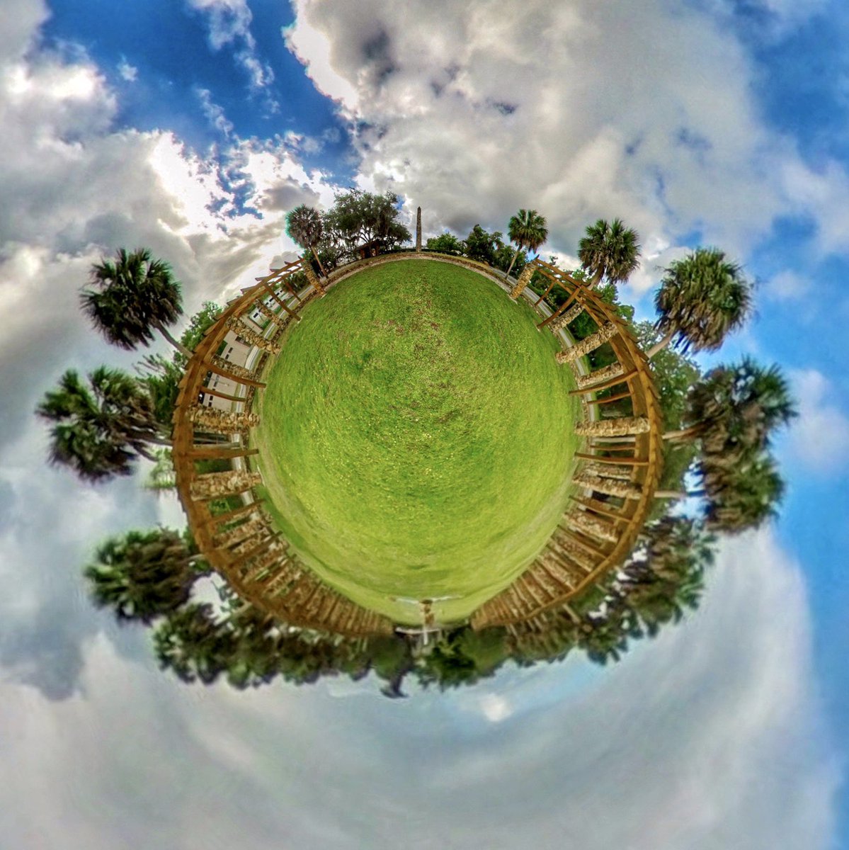 UnderSiege360's tweet photo. Ravines Gardens State Park
#360photo #tinyplanet #invertedtinyplanet https://t.co/2EK1xJLxPG