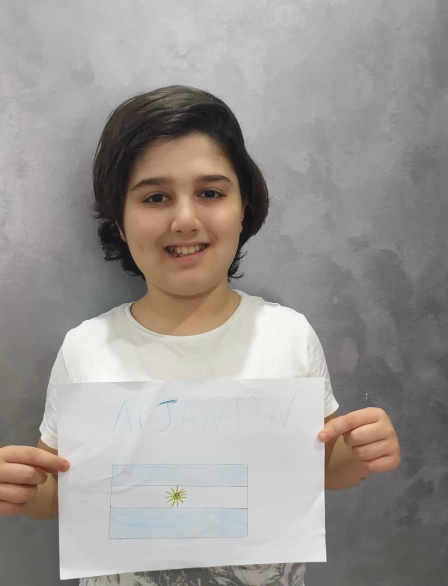 AksuMrym's tweet photo. Ders: Sosyal Bilgiler 
Konu: Ülkeler ve Bayrakları 😀@peliNBym @CekmekoyI @nurhansutlass https://t.co/yS2BNIoKyb