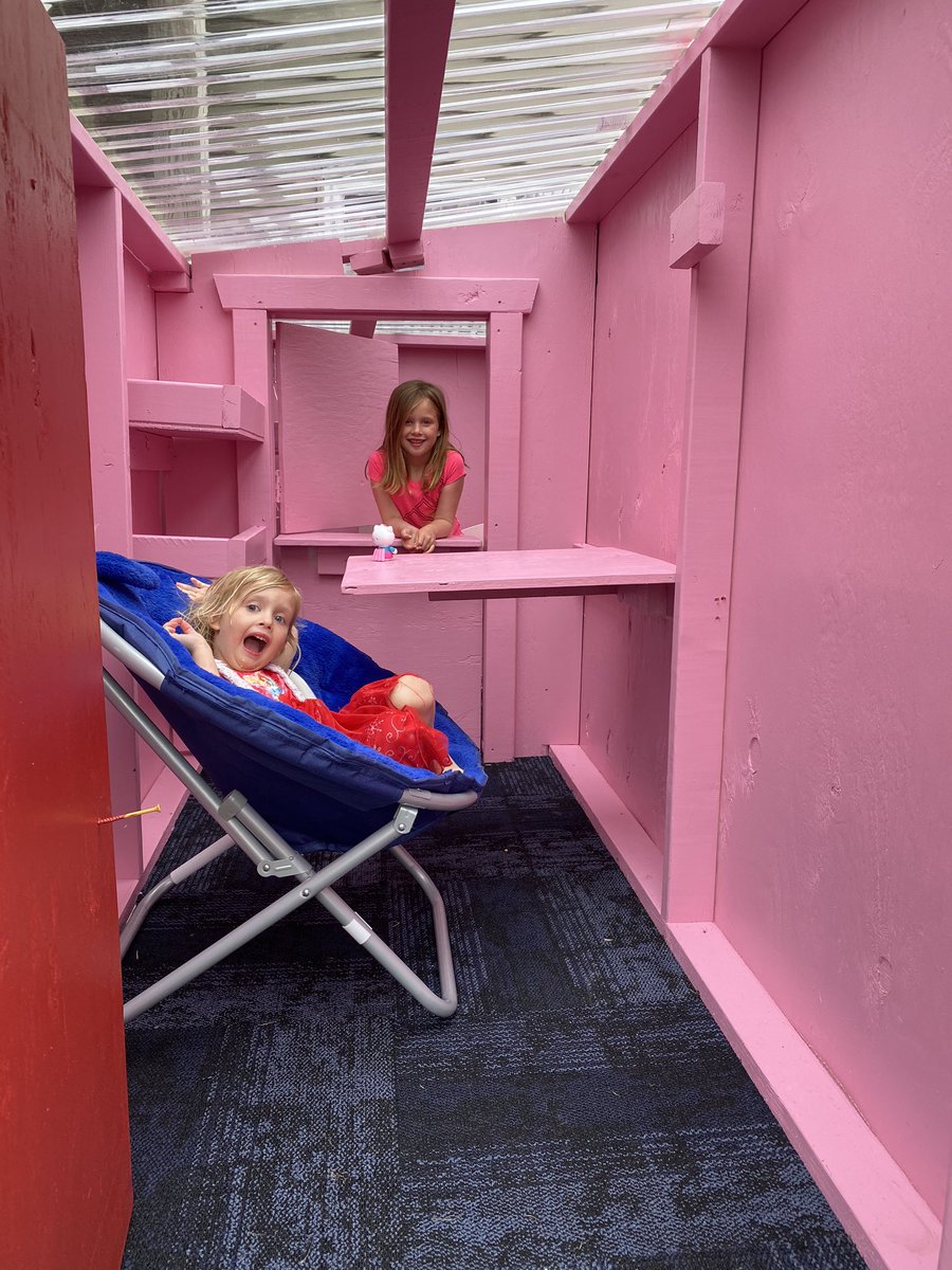 triumphpainting's tweet photo. Two happy customers!
#playhouse #triumphpainting #DaddyDaughter https://t.co/ZuVYeCHQDy