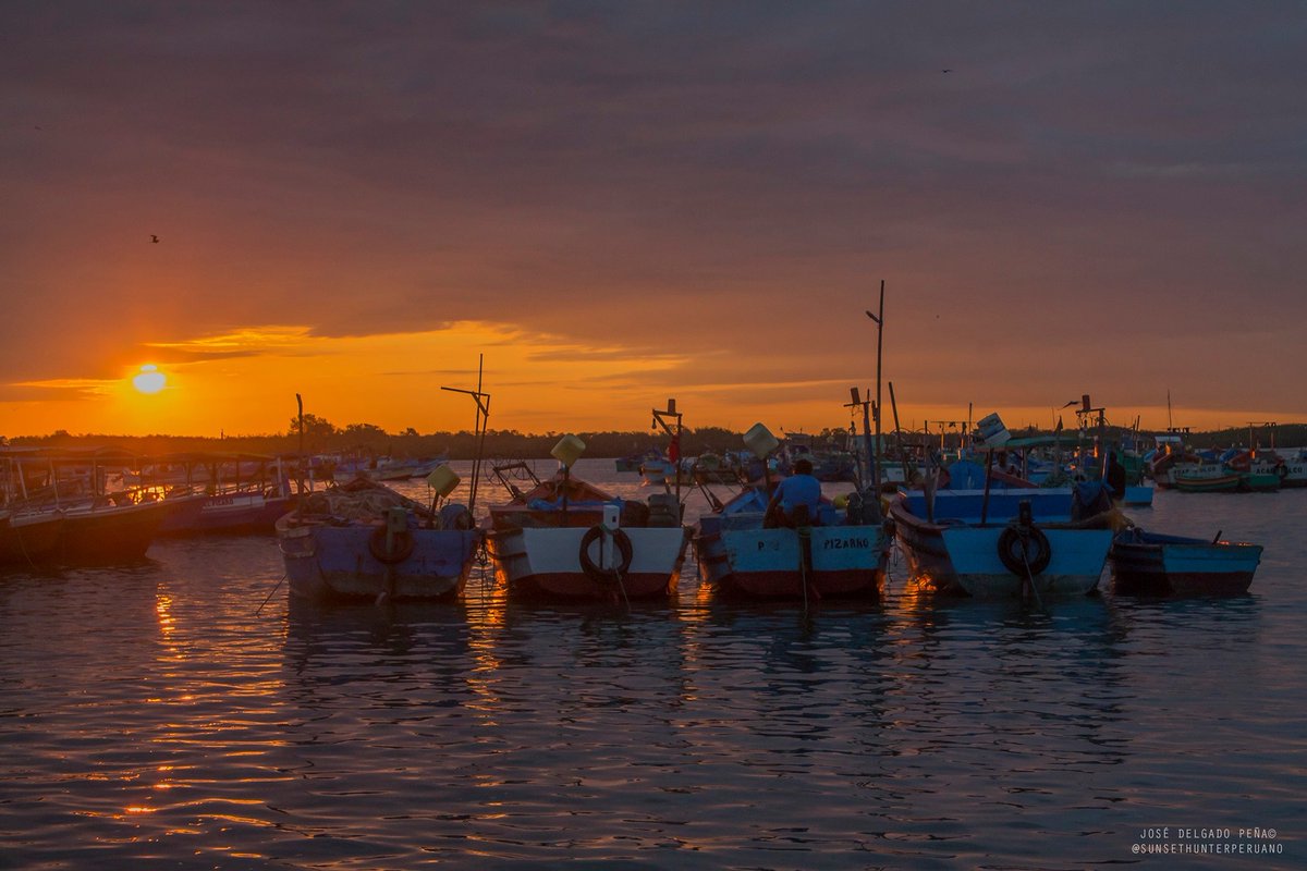 WONDERFUL!
One day, we’ll feel the sand between our toes again, and the wind will blow on our faces again. But for now, let’s just dream of all the beauty that implies watching a northern Peruvian sunset. #StayHome #DreamThenTravel

Picture by sunsethunterperuano (Ig)
