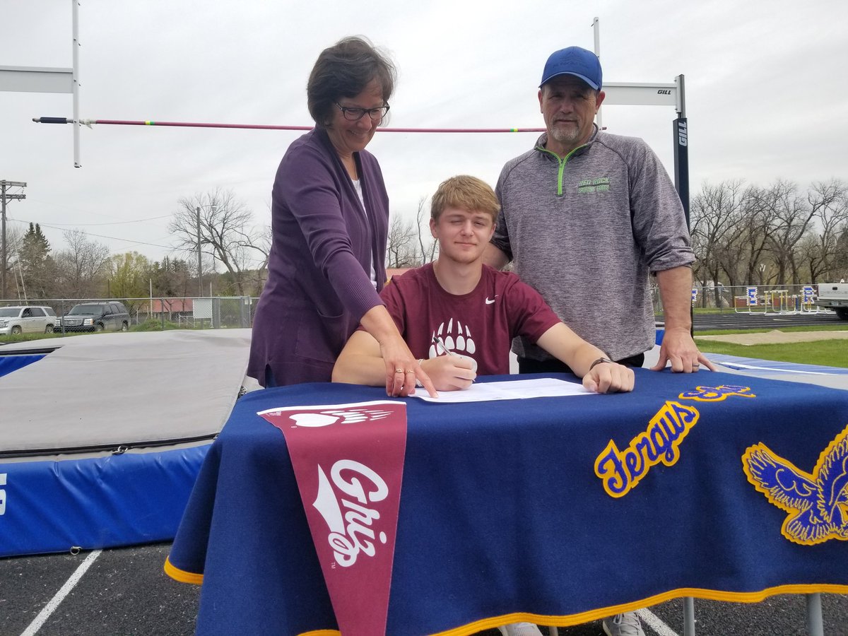 Congratulations to Carson Weeden on signing with the Griz!