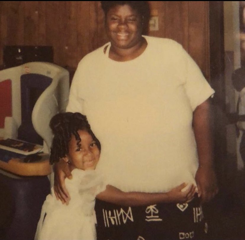 _Nnikkaa's tweet photo. You gave me the gift of life, so my early birthday gift to you will be your very own business mom🥰I’m a strong woman because a strong woman raised me🤞🏽All that I am, or hope to be, I owe to you my love💯#businesswomaninthemaking #CloudRose #mymotherskeeper❤️ https://t.co/5RRoAsZ0Xz
