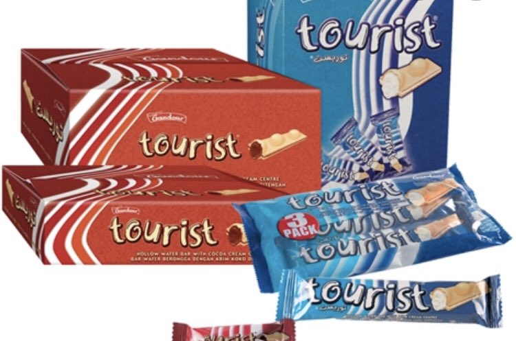 kdiisa's tweet photo. Like for blue tourist. Rt for red tourist. https://t.co/7DWvcJJc22