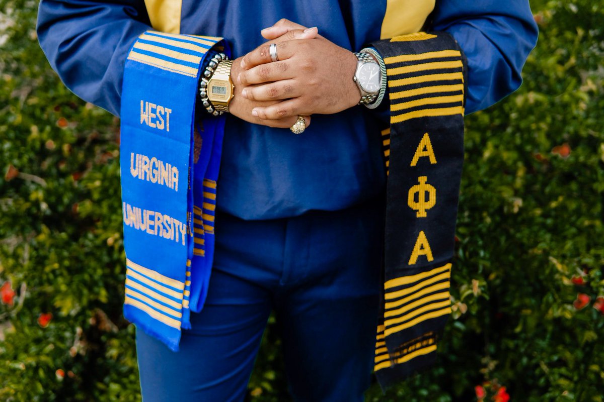 kdot_edwards's tweet photo. #Classof2020 🎓 - Appreciate all the love I’ve received so far. To the youngins in the trap, you can do it too. I’m always here for you. Only up from here 💨 #PiMuAlphas #WVUGraduates https://t.co/ptE2qANMRS