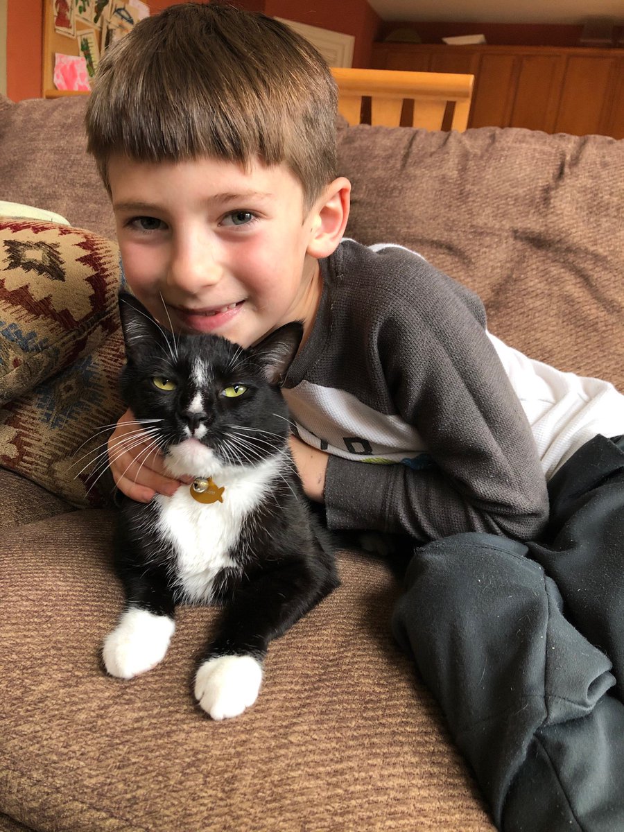 Excited to see Spencer and Figaro celebrating Mental Health Awareness Month and showing WoES spirit today for Animal Lovers Monday! Did you know pet ownership can decrease stress and lower blood pressure? #WOESSTRONG #MentalHealthMatters