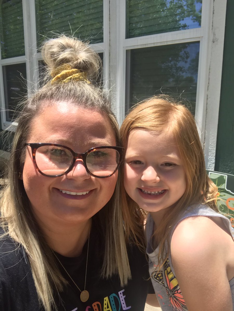 MissReitz2016's tweet photo. I LOVED surprising you guys today!! Your sweet smiles and shrieks made my heart so happy!! I love you soooo much!! #missreitzfirsties https://t.co/zqA19DOPU7