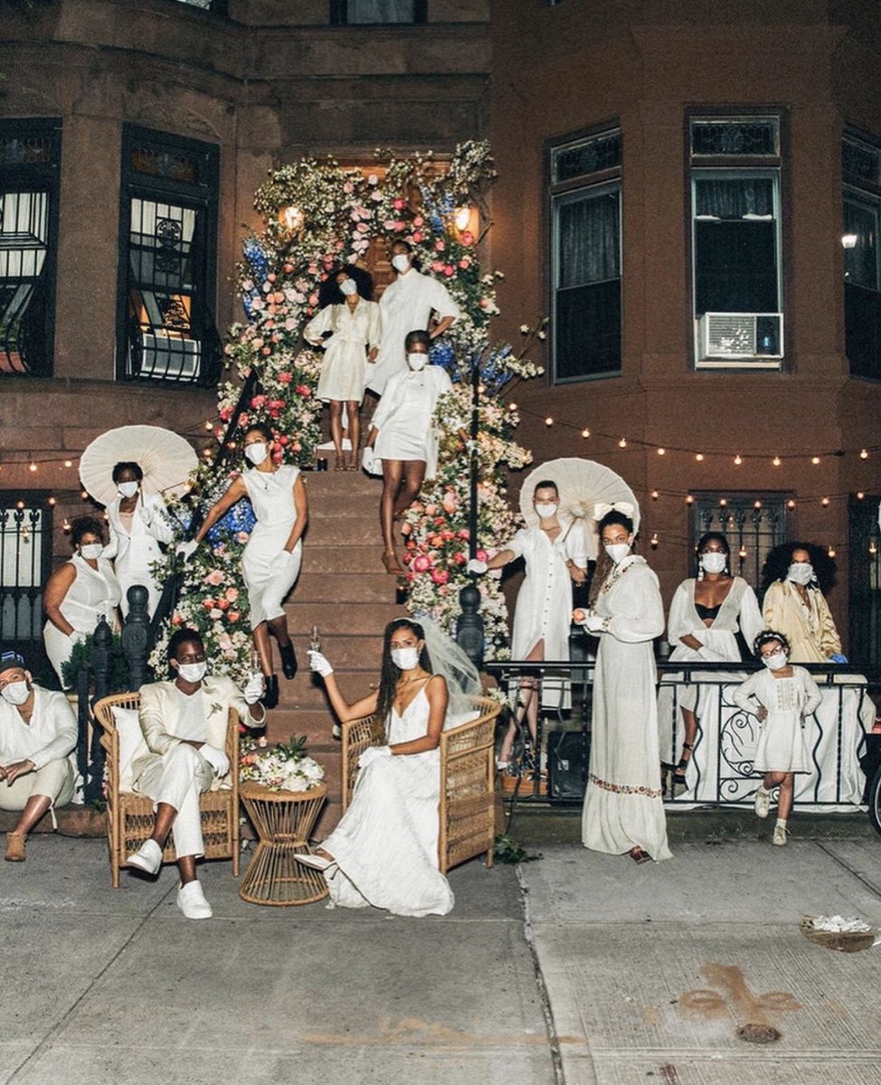 HauteHoopla_'s tweet photo. #BlackLove 🖤in the time of #Corona. #ElaineWelteroth weds husband on their stoop in NYC on 5.10.20.🌸 https://t.co/oWNGU13Gar