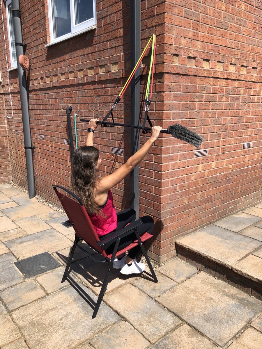 bandworkouts's tweet photo. Back exercises to do at home using your resistance bands and even a sweeping brush 🧹💪🏽 #backexercise #backworkout #back #workout #lockdown #lockdownworkout #homeworkout #resistancebands #resistancetraining #resistancebandworkout

https://t.co/vh7Ah8R9Yf https://t.co/uG2KrkCIx8